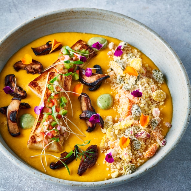 Kremowa moqueca z grillowanymi sercami palmy Kremowa moqueca z grillowanymi sercami palmy